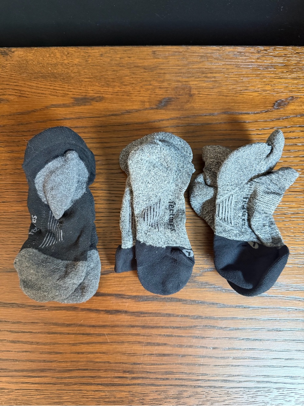 Features Small Women's Low-Cut Padded Socks - Gray/Black Set of 3 Pairs - Picture 2 of 2